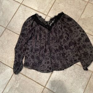 Black/gray floral blouse ASTR the label XS